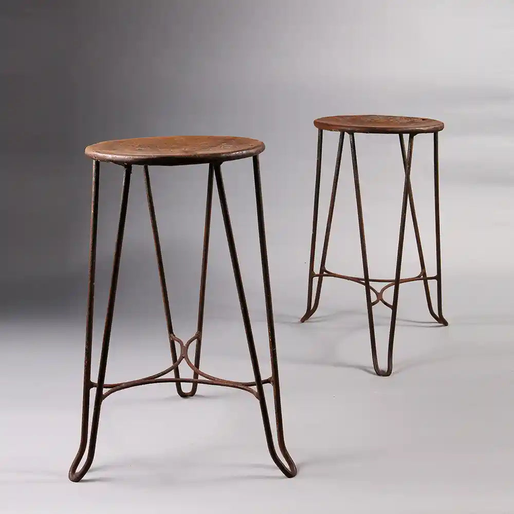 Pair of vintage industrial metal hairpin stools with wooden seats, circa 1950, from Collection EE30, 56 cm high