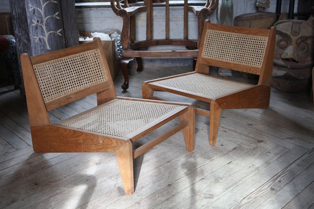 Pair of vintage teak and cane Kangaroo Chandigarh Chairs by Collection EE40, mid-century modern design inspired by Pierre Jeanneret