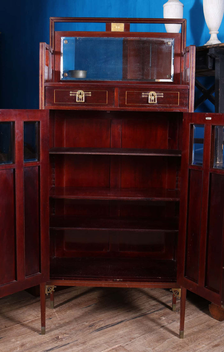 German Secessionist Cabinet by G. Ritter, Dresden circa 1900, Collection EE40 elegant tall display furniture piece