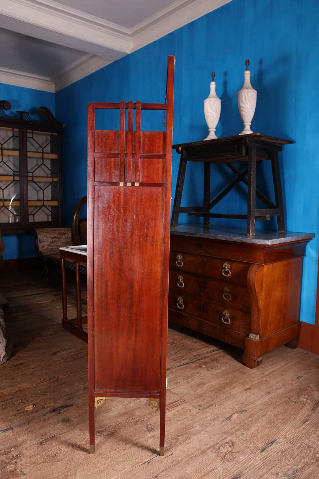Tall German Secessionist cabinet by G. Ritter, Dresden circa 1900 with geometric design, from Collection EE40.