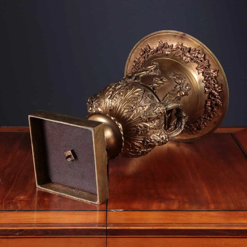 Grand Tour bronze vase after the antique with exquisite relief and classical motifs by Collection CK20, circa 1820 Italy.