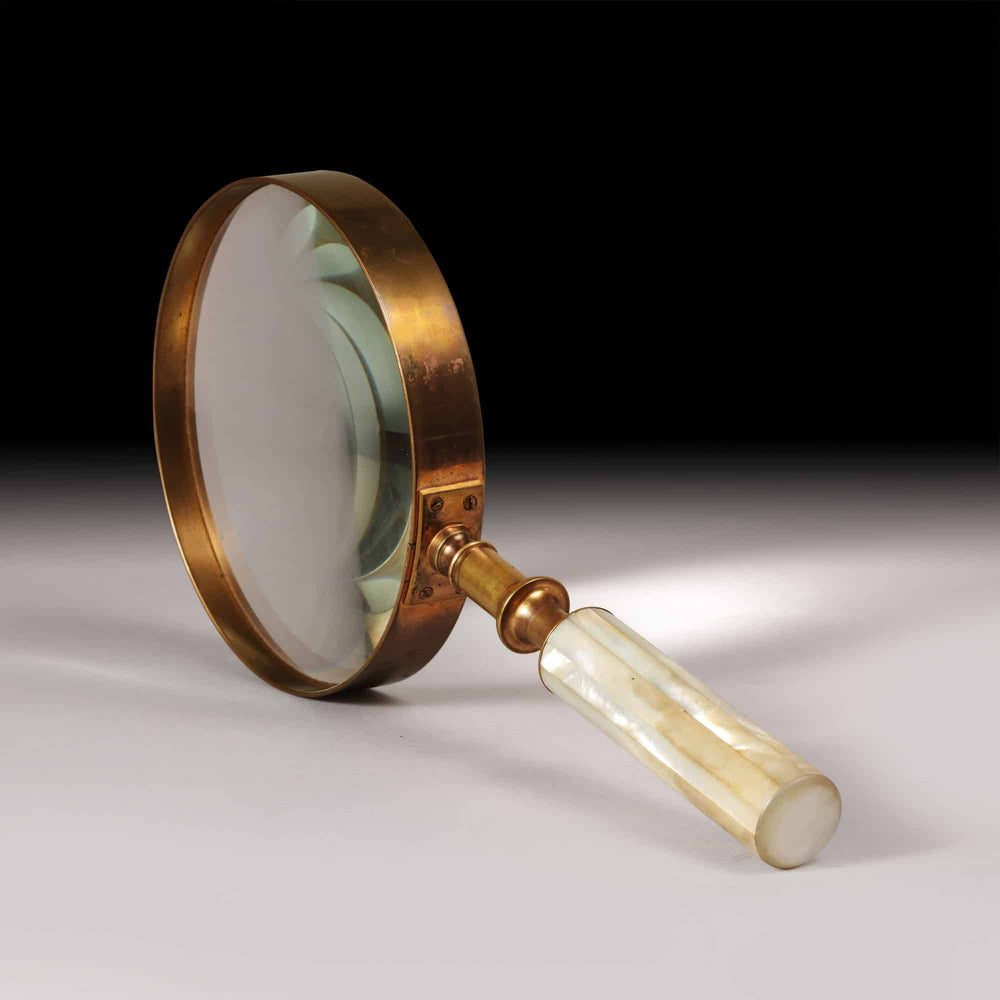 19th century French Palais Royal gallery glass with mother-of-pearl handle by Collection TH20, elegant brass mount