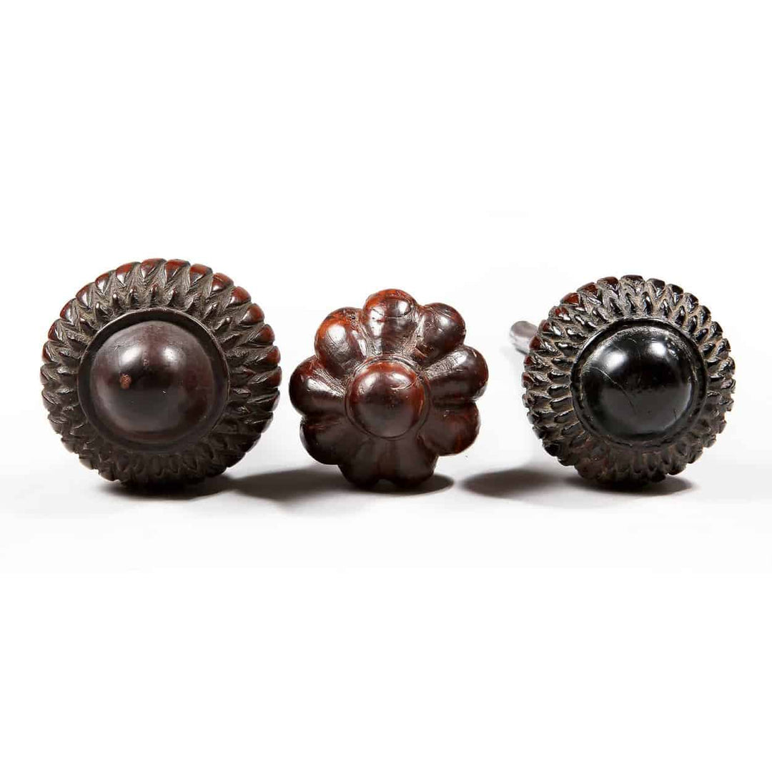 Ula Fijian War Club – Ethnographic Oceanic Throwing Club with carved wooden heads and intricate detailing on white background