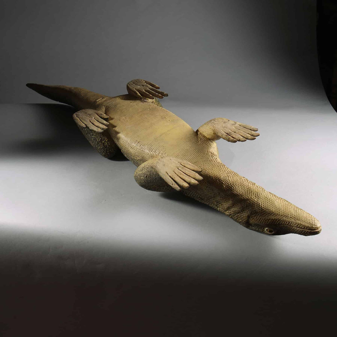 Carved wood Komodo dragon figure from Indonesia, 20th century, naturalistic design by Nwtiques