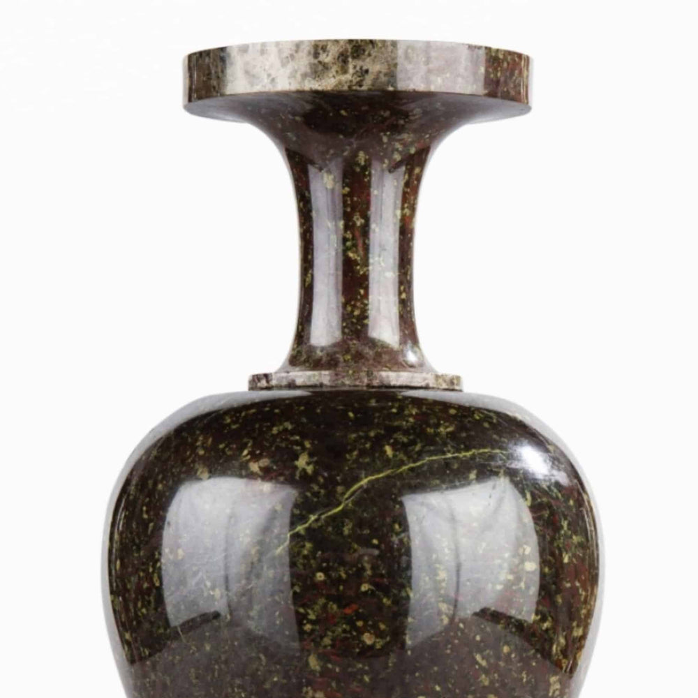 19th century Cornish serpentine marble amphora Objet d’art by Collection EE20 with octagonal base and slender pedestal