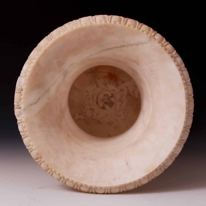 Top view of an early 19th-century Italian Borghese Vase in alabaster, from Collection CK20 with carved details.