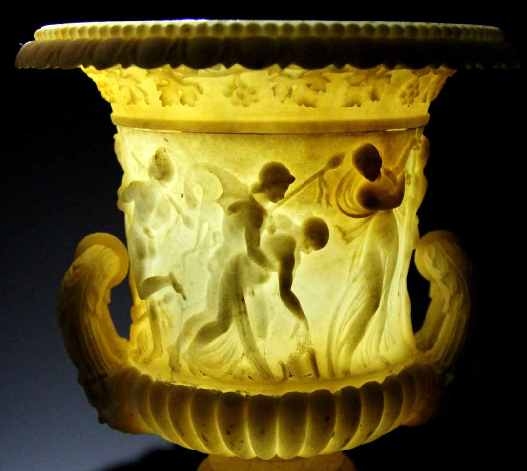 Early 19th-century Italian Borghese Vase in alabaster with mythological motifs from Collection CK20.