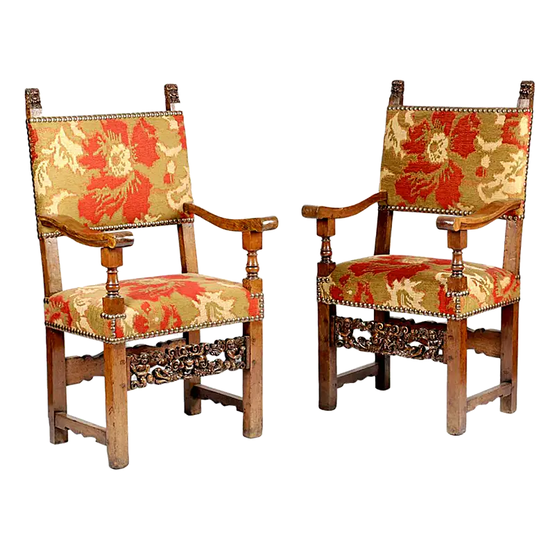 Late Renaissance Italian walnut armchairs with floral upholstery by Nwtiques circa 1700, elegant and sturdy design