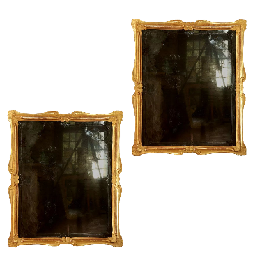 Pair of mid 18th Century Venetian wall mirrors with giltwood frames and engraved glass from Collection EE20.