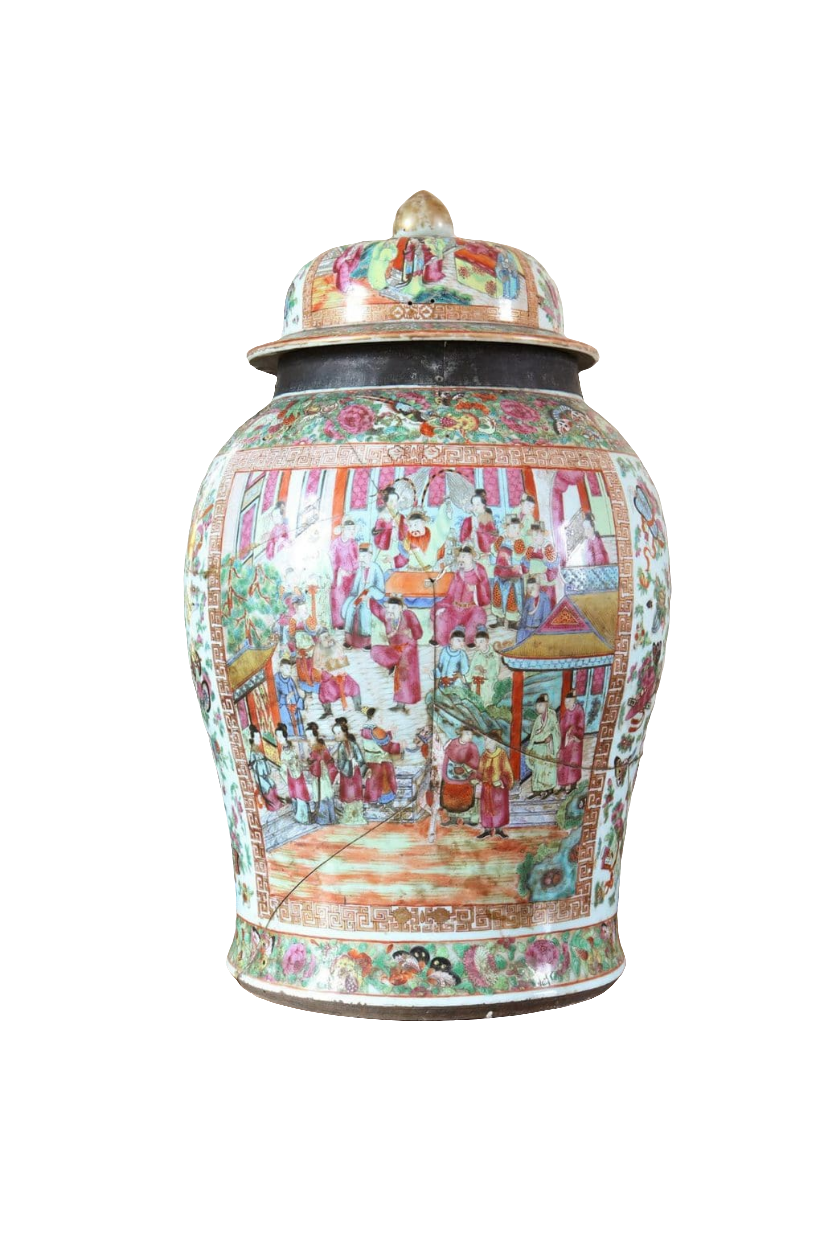 Large 19th century Canton Chinese Export Vase with cover from Collection EE20 featuring detailed painted scenes and floral patterns