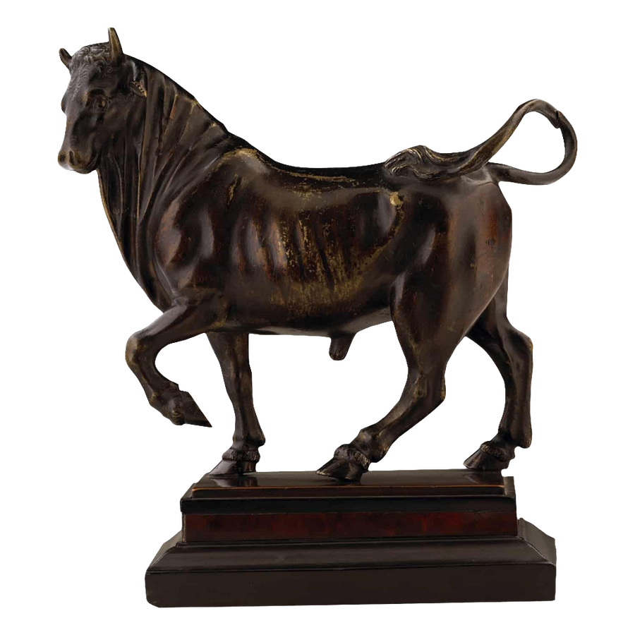 Giambologna Late Renaissance bronze walking bull sculpture, Italy circa 1650, detailed and antique decorative art piece.