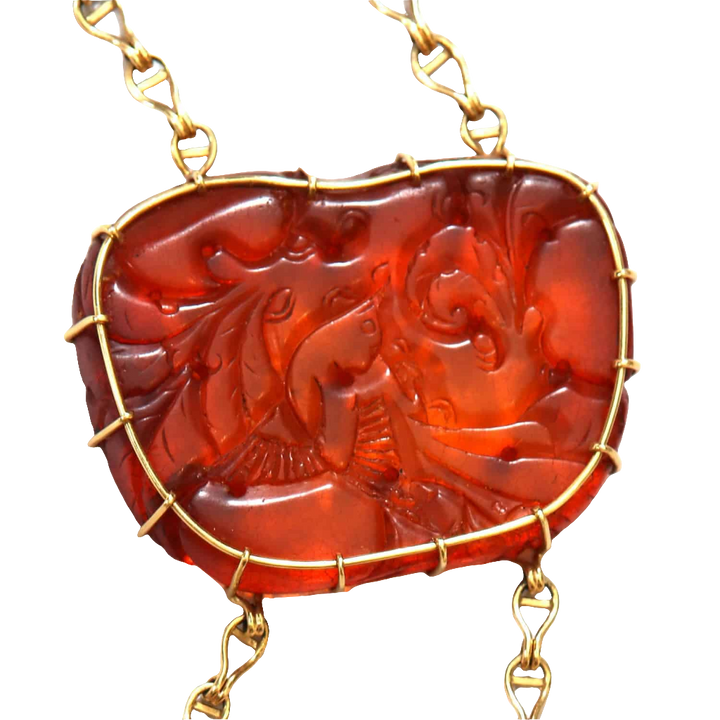 Chinese carved amber necklace with gold mount, antique design circa 1880, offered by Nwtiques