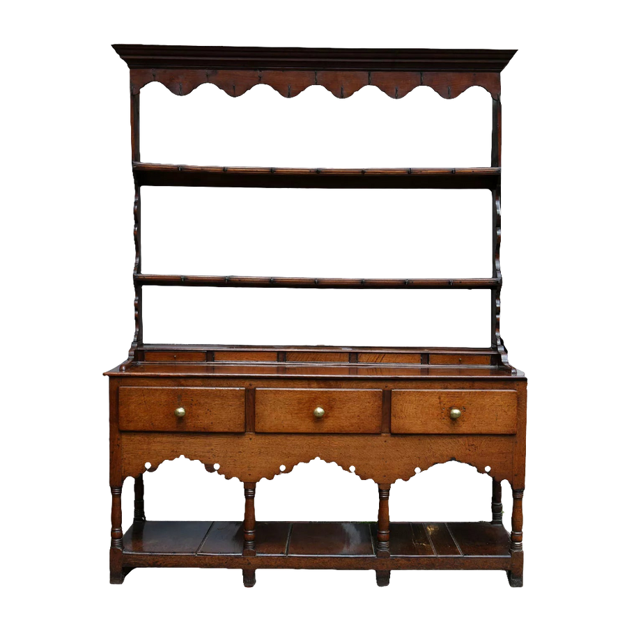 18th century oak Welsh dresser with three drawers and shelves, classic design by Collection CK20