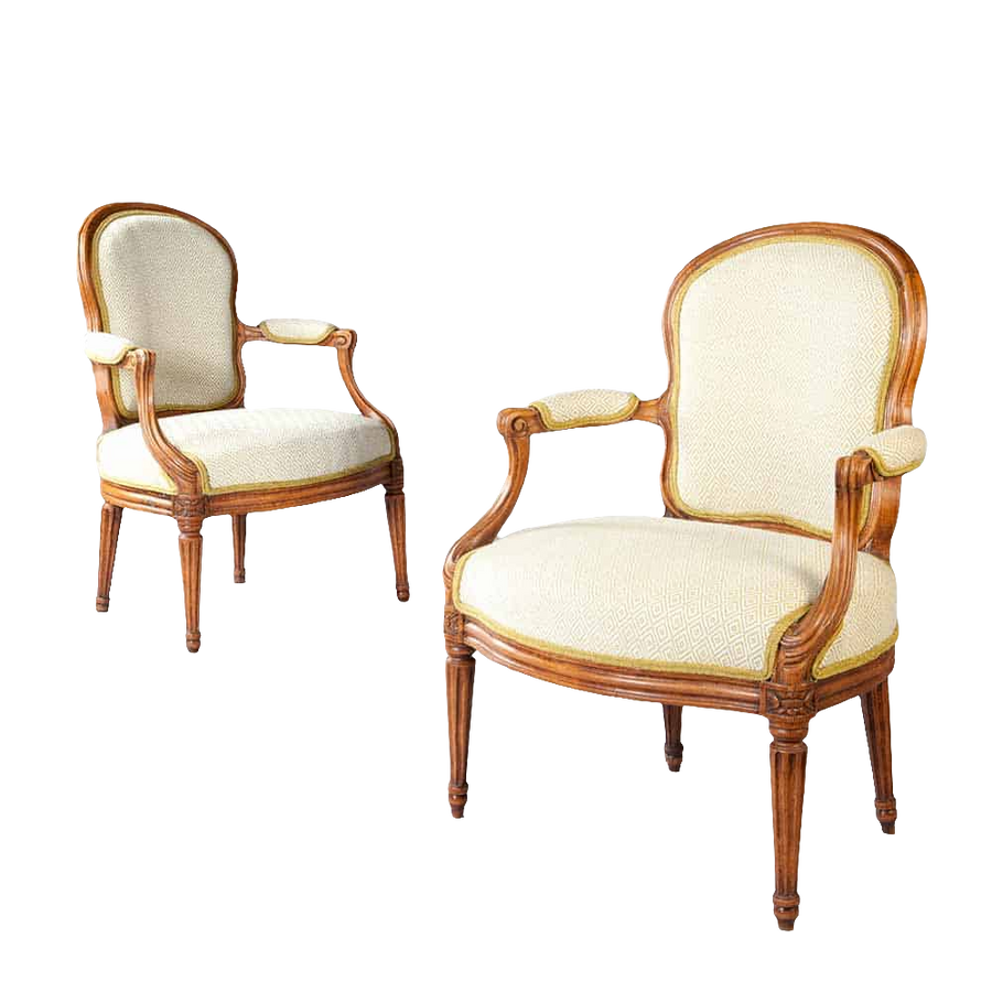 Pair of 18th century Louis XV Transitional fauteuils by Nicolas Simon Courtois, offered by Nwtiques