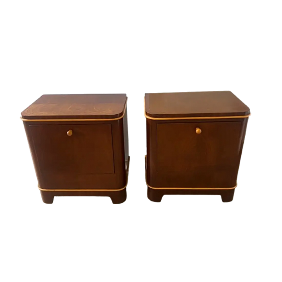 Pair of Art Deco bedside cabinets by de Coenes Frères with mahogany veneer and bun handles from Nwtiques.