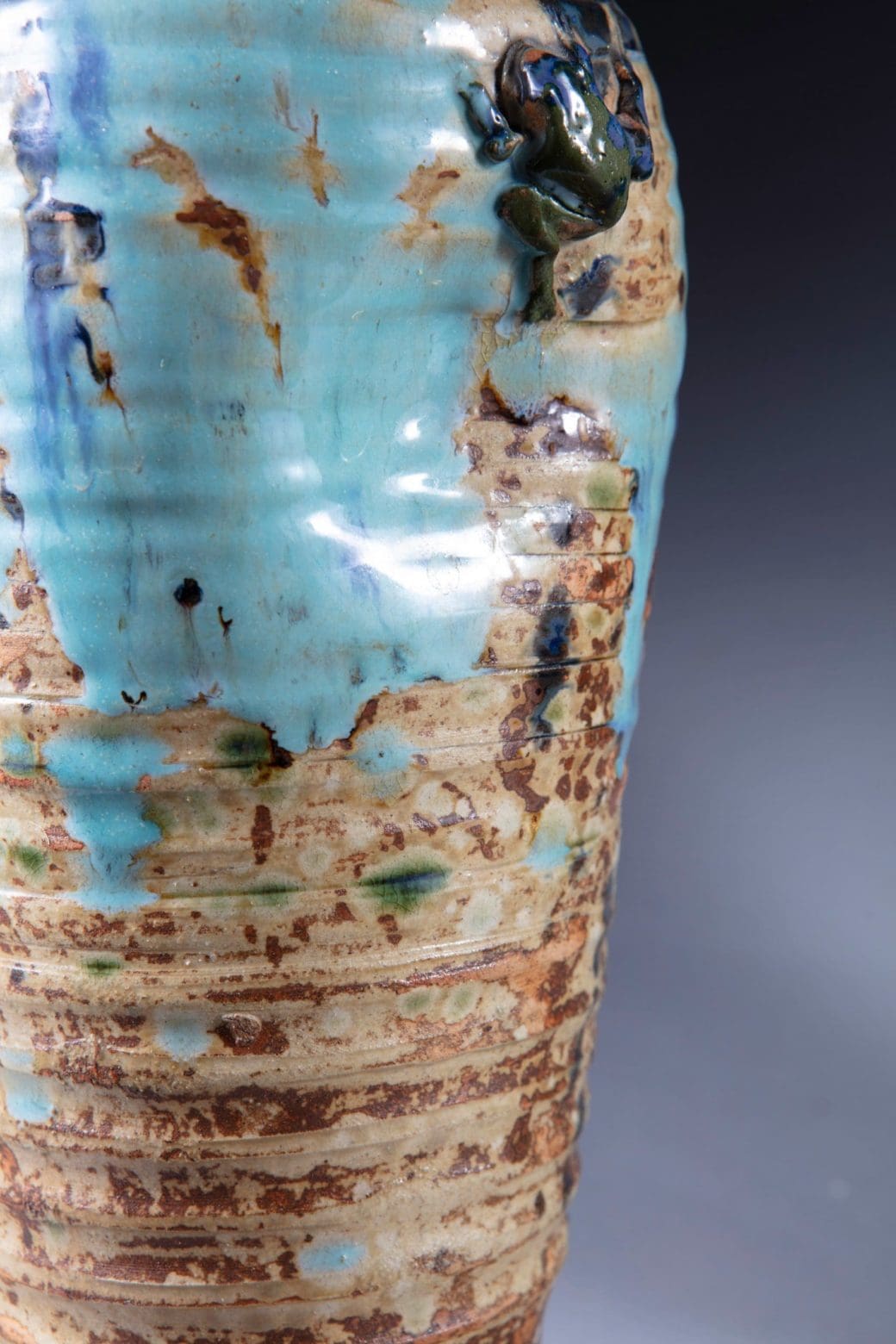 Close-up of late Edo Japanese vase lamp with turquoise glaze and sculpted frog from Collection TH20