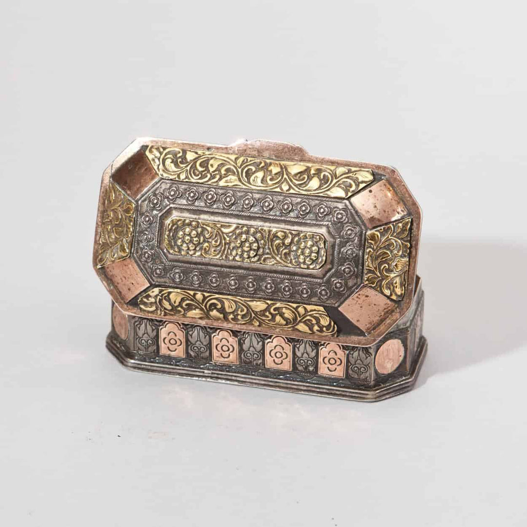 Three tone gold and silver bettle nut box from Sumatra 1800s by The Sold Archive with intricate faceted design